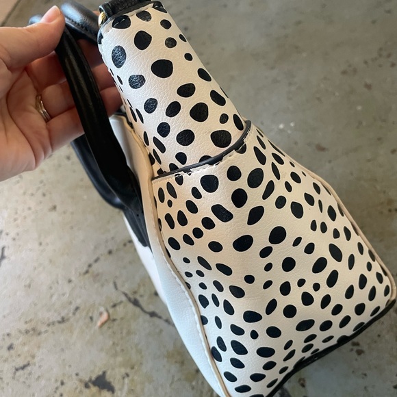 Luv Betsey by Betsey Johnson Unicorn Cat Polyurethane Crossbody Purse - Picture 6 of 10